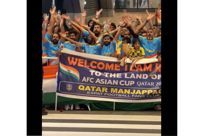Fans storm Doha airport as Indian players touch down for Asian Cup – Rediff.com