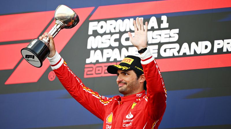 Carlos Sainz thrilled with third place in Japan after making multiple overtakes during ‘tough’ race | Formula 1® – Formula 1